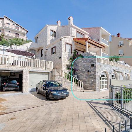 Apartments With Pool Vrdoljak Omiš Eksteriør bilde