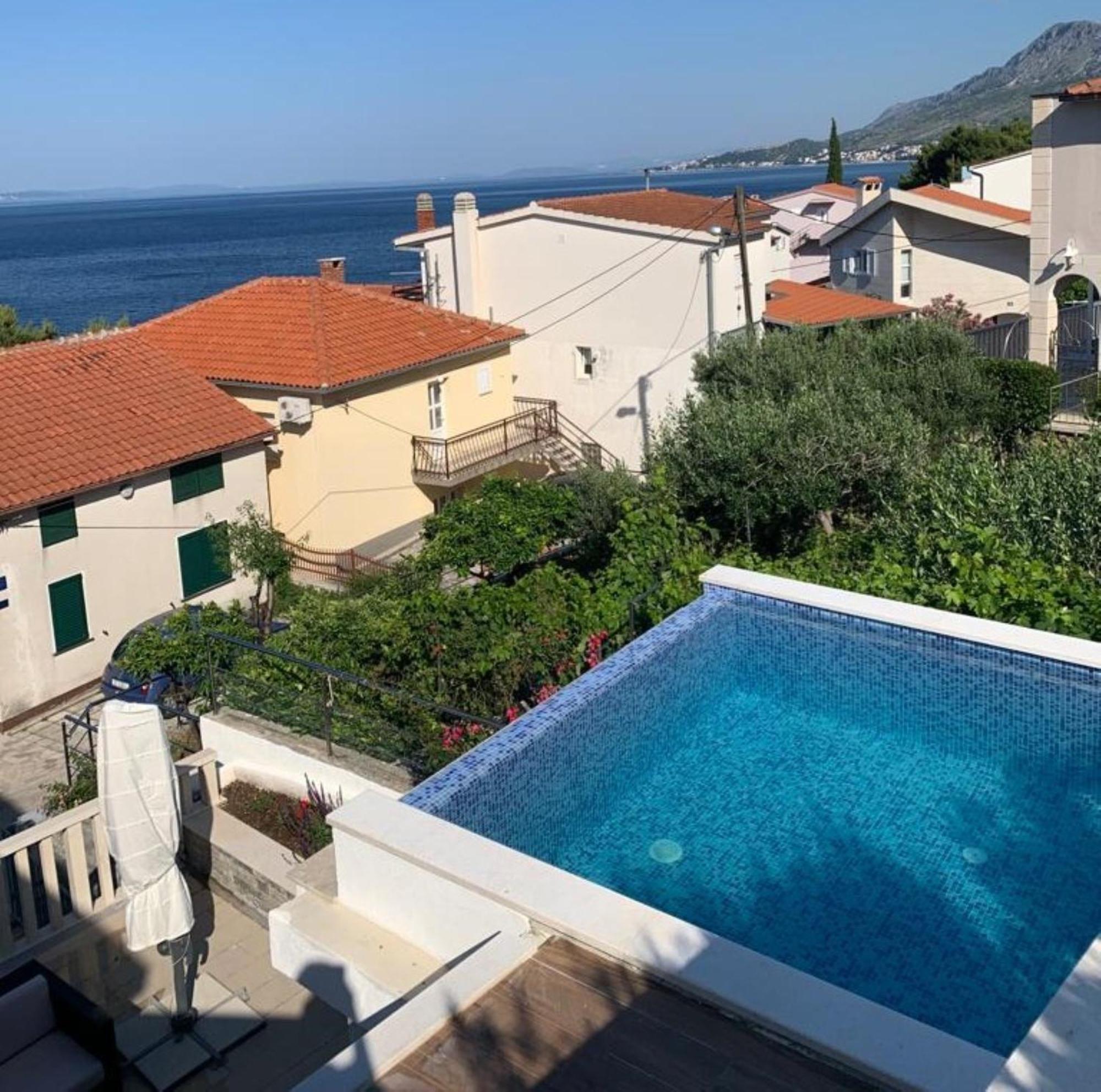 Apartments With Pool Vrdoljak Omiš Rom bilde