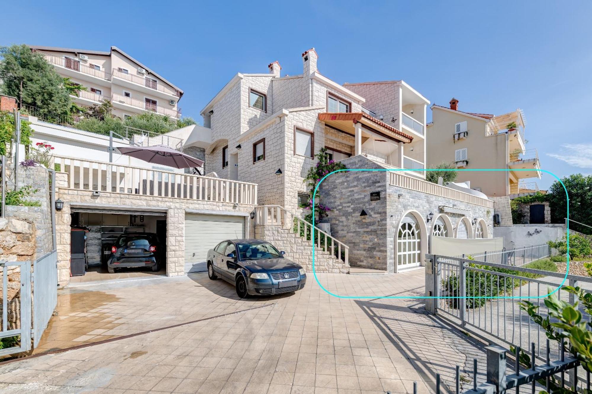 Apartments With Pool Vrdoljak Omiš Eksteriør bilde