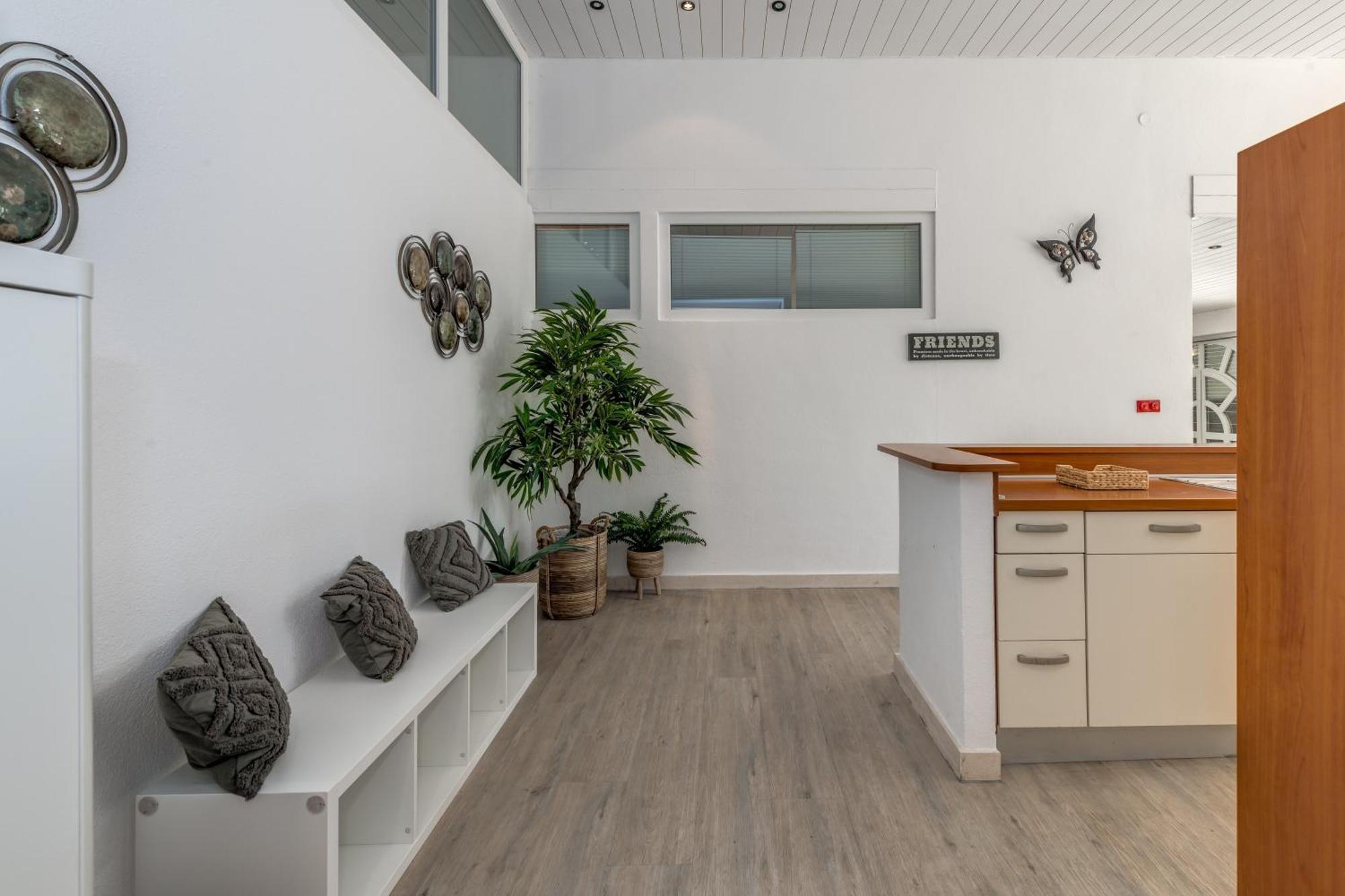 Apartments With Pool Vrdoljak Omiš Rom bilde