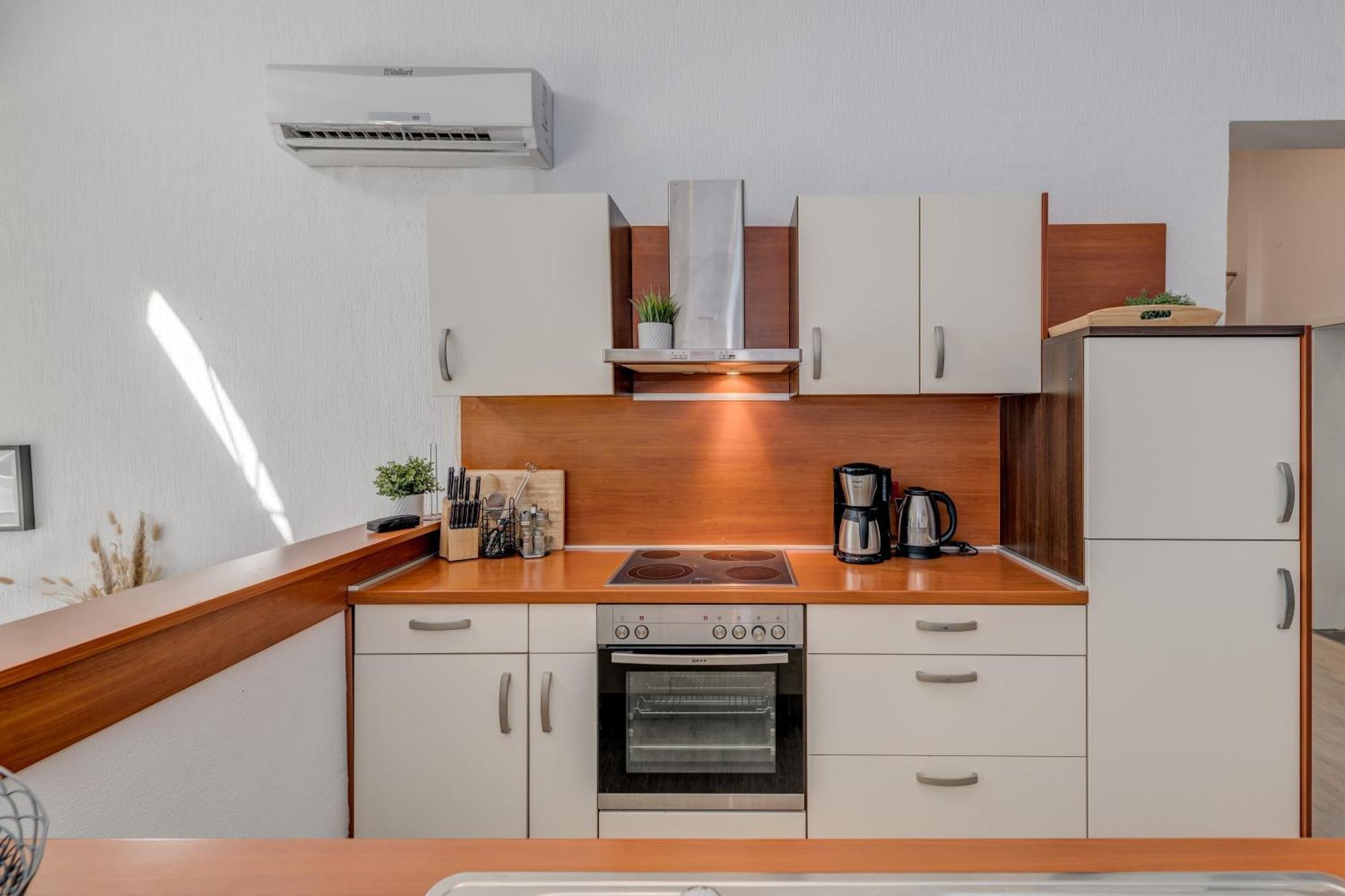 Apartments With Pool Vrdoljak Omiš Rom bilde
