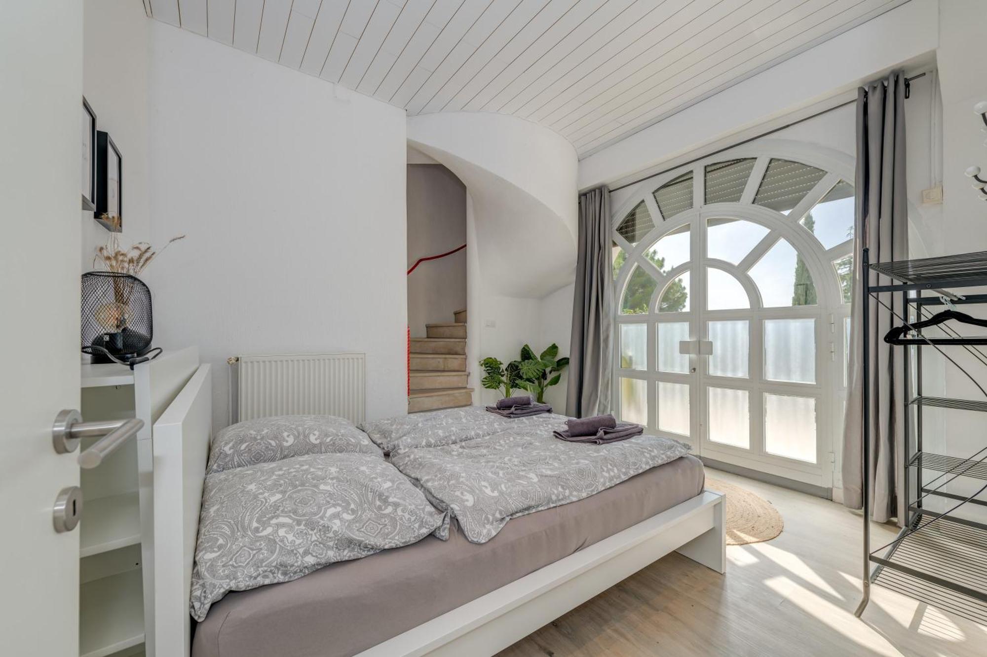 Apartments With Pool Vrdoljak Omiš Rom bilde