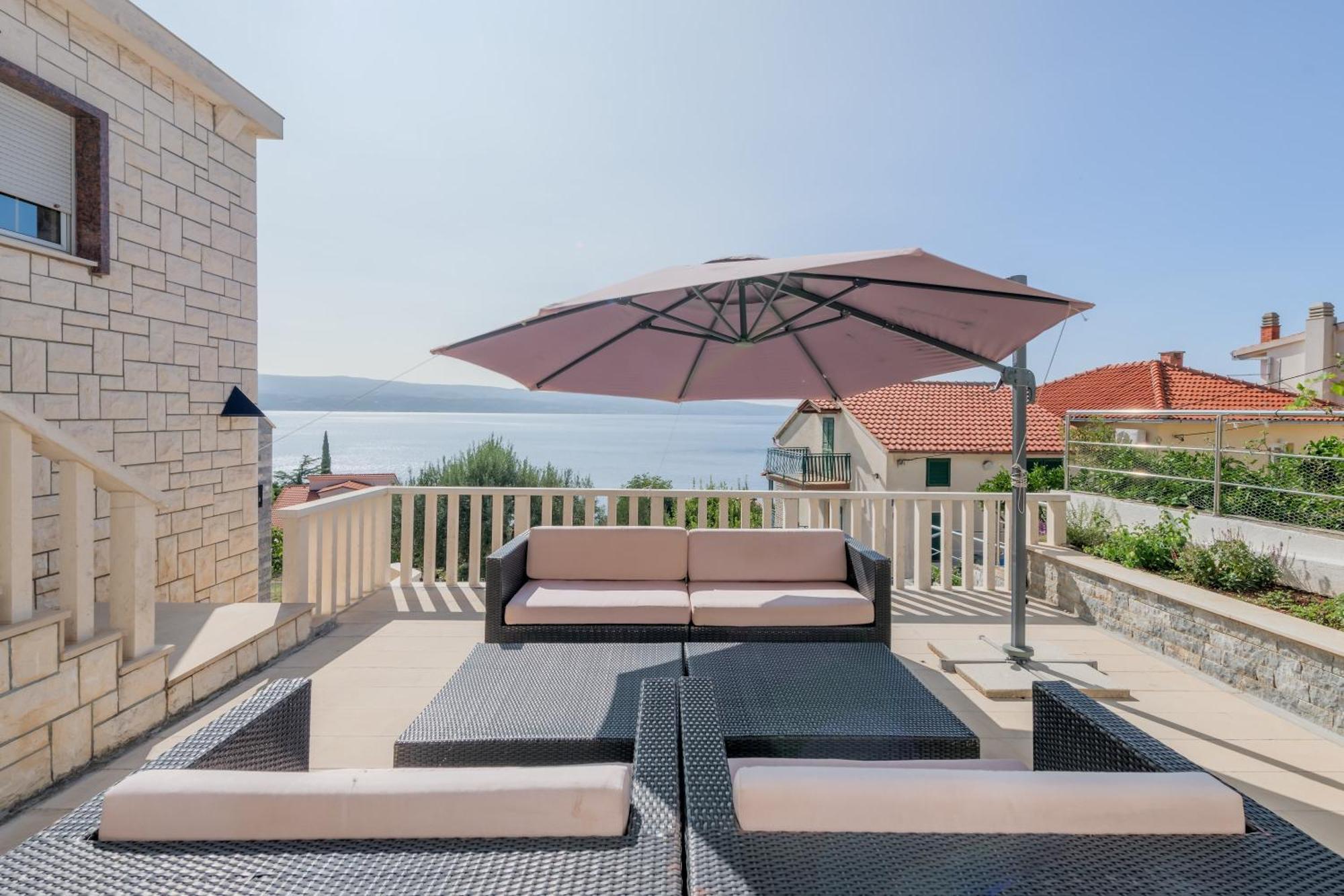 Apartments With Pool Vrdoljak Omiš Rom bilde
