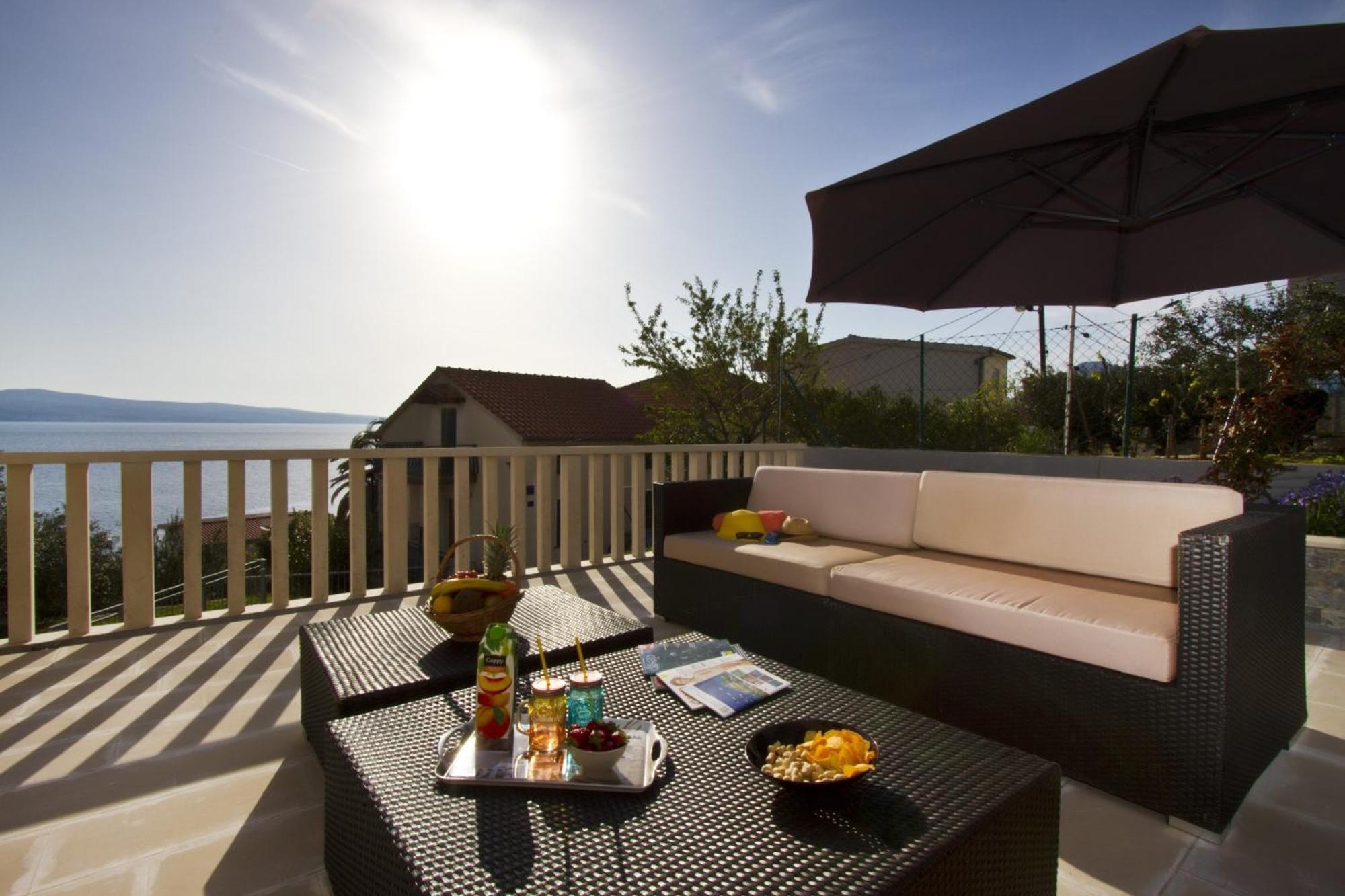 Apartments With Pool Vrdoljak Omiš Rom bilde